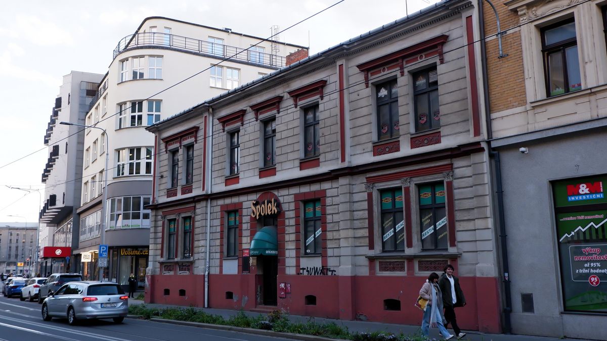 Co s „kultovní“ hospodou. Majitele vyhnala houba, město hledá nového